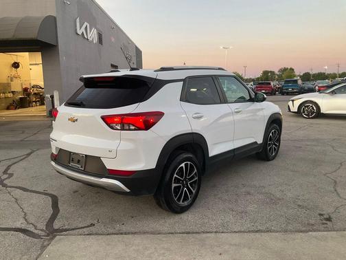 Summit White 2025 Chevrolet Trailblazer LT