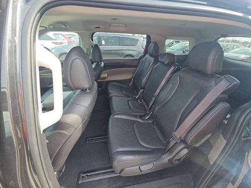 Panthera Metal 2025 Kia Carnival LXS