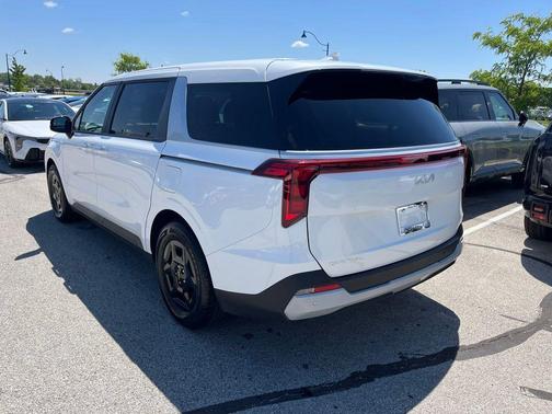 Snow White Pearl 2025 Kia Carnival LXS