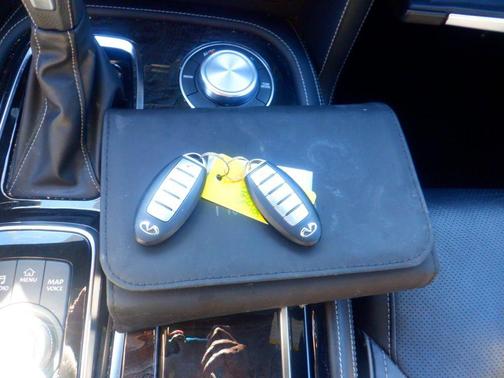 2023 INFINITI QX80 Sensory