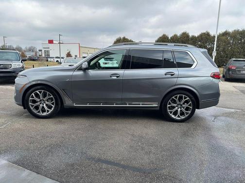 2024 BMW X7 xDrive40i