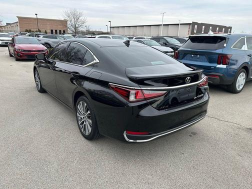 2021 Lexus ES 250 Base