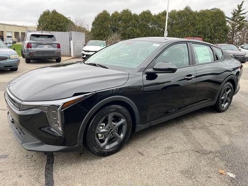 Aurora Black Pearl 2025 Kia K4 LXS
