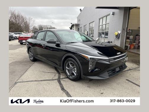 Aurora Black Pearl 2025 Kia K4 LXS