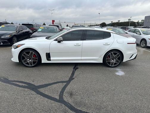 2022 Kia Stinger GT1