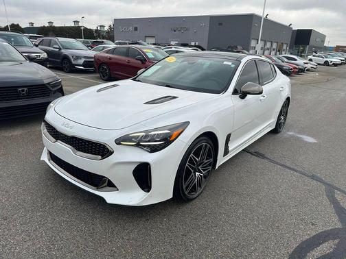 2022 Kia Stinger GT1