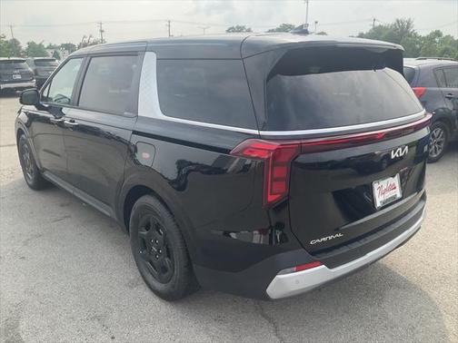 2025 Kia Carnival LXS