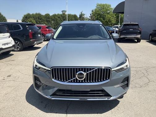 2023 Volvo XC60 B5 Plus Bright Theme