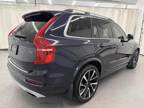 Magic Blue Metallic 2019 Volvo XC90 T6 Momentum