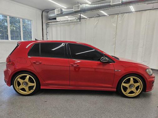 2016 Volkswagen Golf R 4-Door w/DCC & Navigation