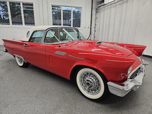 1957 Ford Thunderbird Base
