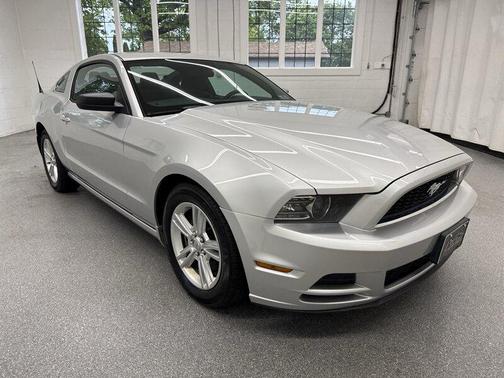 Ingot Silver Metallic 2014 Ford Mustang V6