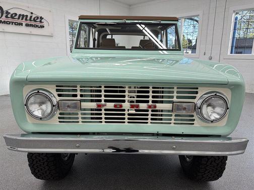 Light Jade 1975 Ford Bronco