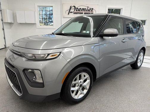 Steel Matte Gray 2022 Kia Soul LX