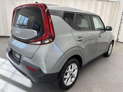 Steel Matte Gray 2022 Kia Soul LX