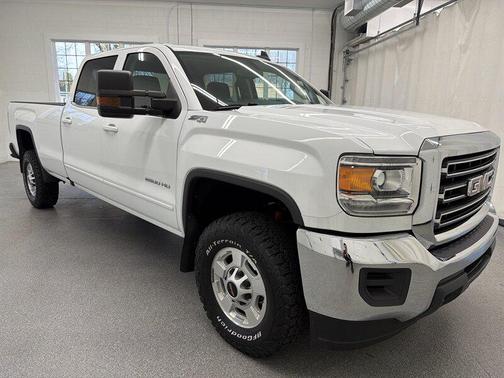 Summit White 2018 GMC Sierra 2500 SLE
