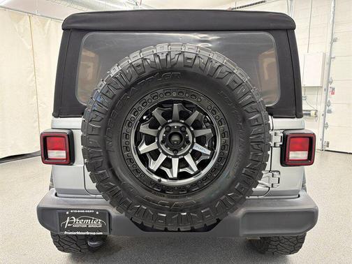 Billet Silver Metallic Clear Coat 2018 Jeep Wrangler Unlimited Sport