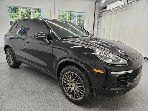 2017 Porsche Cayenne Platinum Edition
