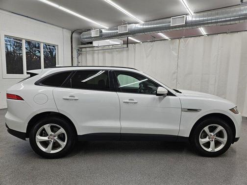 2018 Jaguar F-PACE 25t Premium