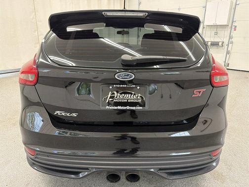 Shadow Black 2018 Ford Focus ST
