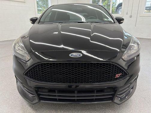 Shadow Black 2018 Ford Focus ST