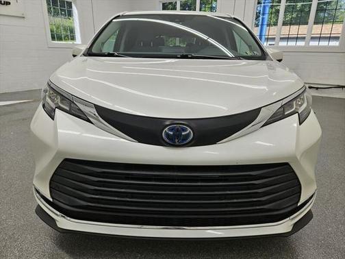 2021 Toyota Sienna XLE 7 Passenger