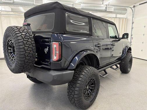 Antimatter Blue 2021 Ford Bronco Outer Banks