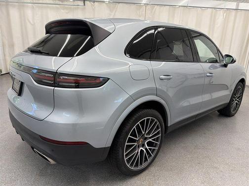Dolomite Silver Metallic 2020 Porsche Cayenne Cayenne