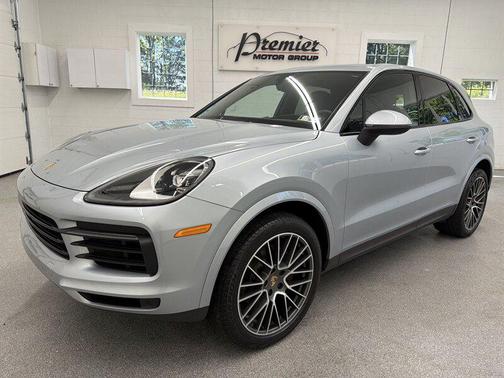 Dolomite Silver Metallic 2020 Porsche Cayenne Cayenne