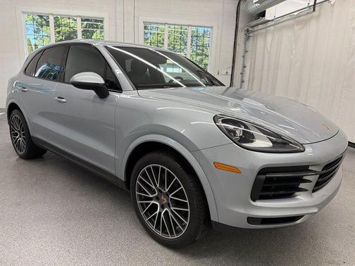 Dolomite Silver Metallic 2020 Porsche Cayenne Cayenne