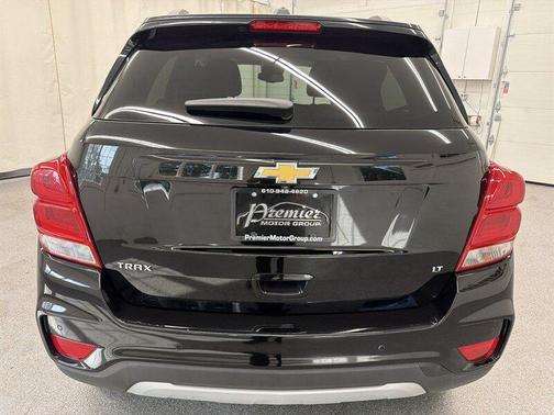 Mosaic Black Metallic 2020 Chevrolet Trax LT