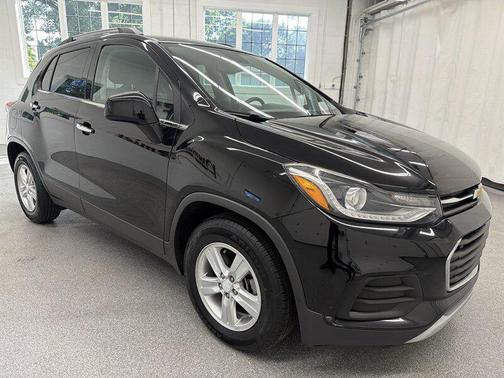 Mosaic Black Metallic 2020 Chevrolet Trax LT