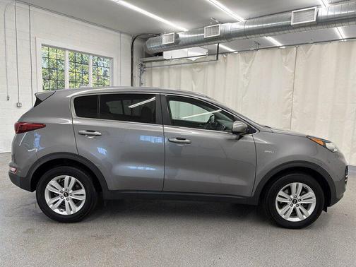 Mineral Silver 2018 Kia Sportage LX