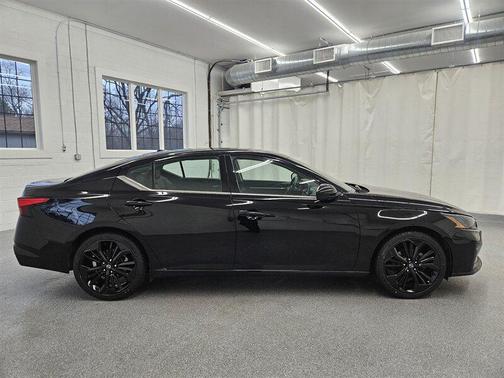 2023 Nissan Altima SR FWD