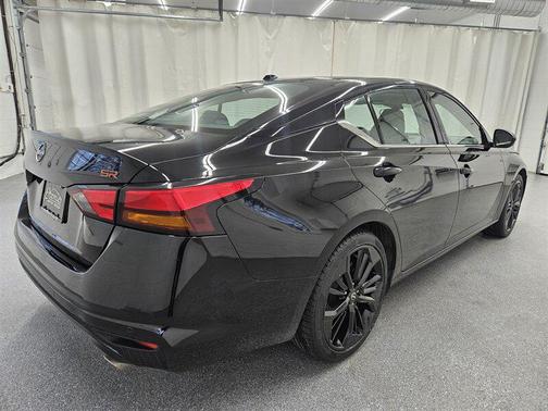 2023 Nissan Altima SR FWD