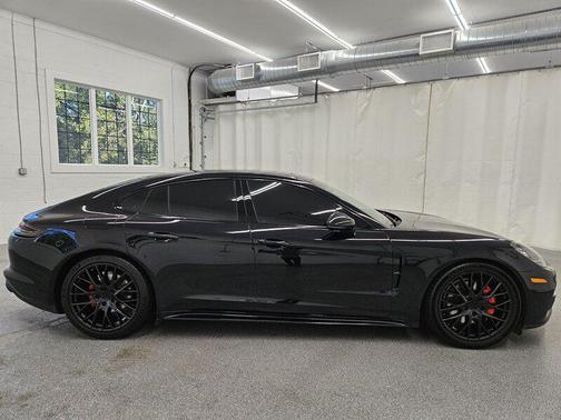 2018 Porsche Panamera 4S