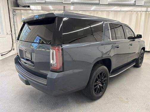 Dark Sky Metallic 2020 GMC Yukon XL SLT