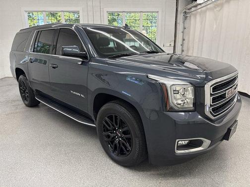 Dark Sky Metallic 2020 GMC Yukon XL SLT