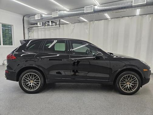 2017 Porsche Cayenne Platinum Edition