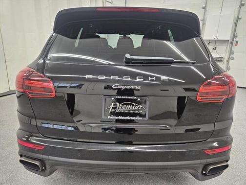 2017 Porsche Cayenne Platinum Edition