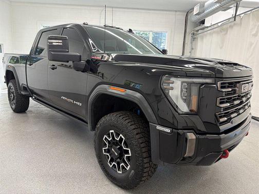Onyx Black 2024 GMC Sierra 2500 AT4X