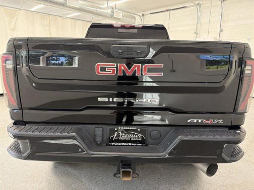 Onyx Black 2024 GMC Sierra 2500 AT4X