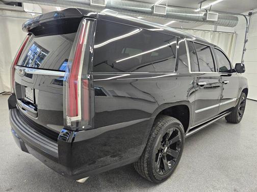 2018 Cadillac Escalade ESV Premium Luxury