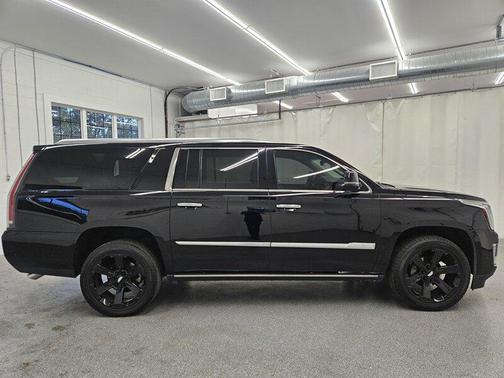 2018 Cadillac Escalade ESV Premium Luxury