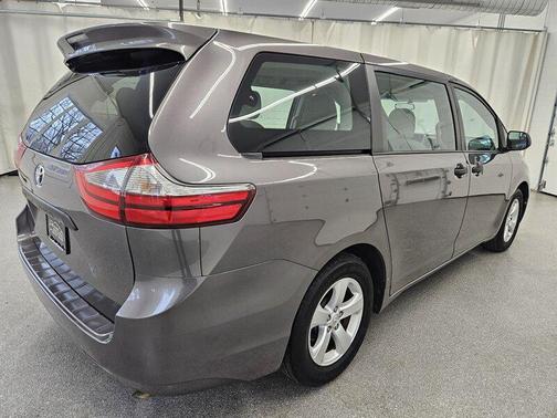 2015 Toyota Sienna L