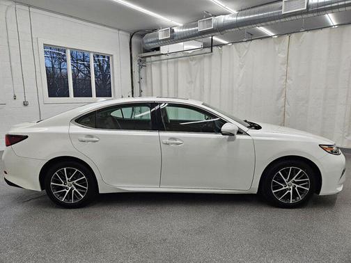 2017 Lexus ES 350 Base