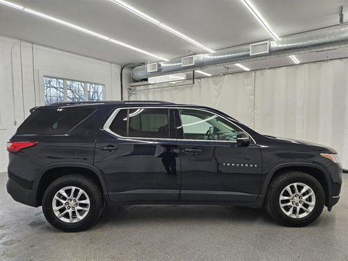 Midnight Blue Metallic 2020 Chevrolet Traverse LT Leather