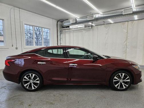 Coulis Red 2016 Nissan Maxima 3.5 S