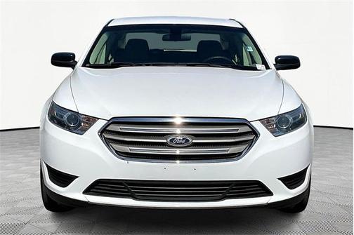 2015 Ford Taurus SE