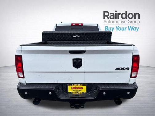 Bright White Clearcoat 2017 RAM 1500 Big Horn